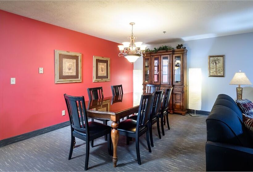 Suite 2 Dormitorios, Ramada By Wyndham Sioux Falls Airport  & Suites