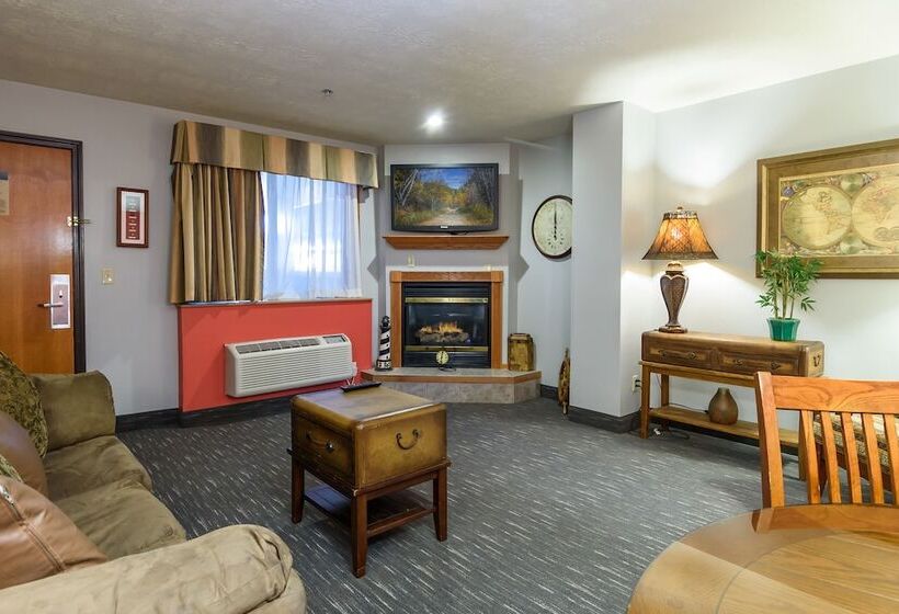 سوئیت با تخت بزرگ, Ramada By Wyndham Sioux Falls Airport   Waterpark Resort & Event Center