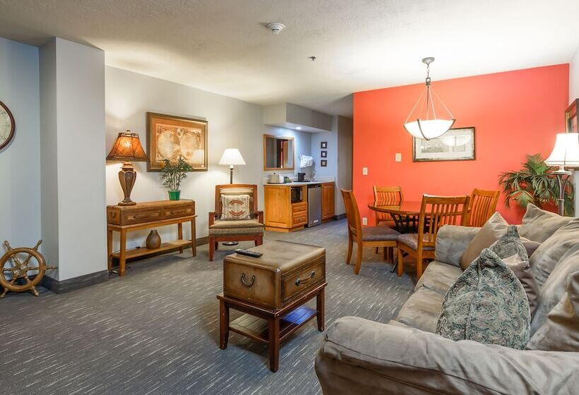 Suite King Bed, Ramada By Wyndham Sioux Falls Airport  & Suites