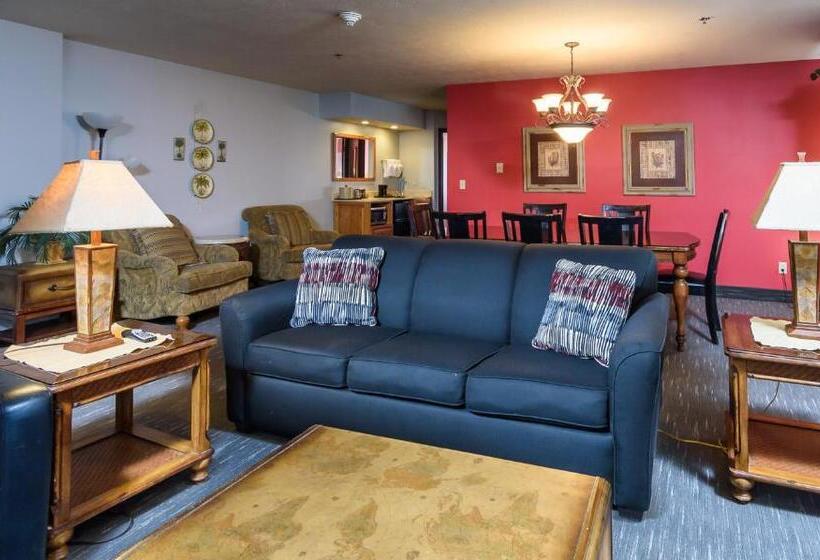 سوئیت 2 خوابه, Ramada By Wyndham Sioux Falls Airport   Waterpark Resort & Event Center