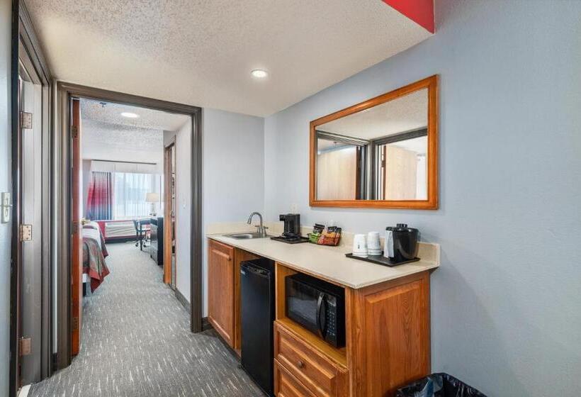 سوییت, Ramada By Wyndham Sioux Falls Airport   Waterpark Resort & Event Center