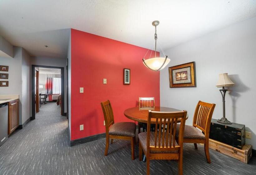 سوئیت با تخت بزرگ, Ramada By Wyndham Sioux Falls Airport   Waterpark Resort & Event Center