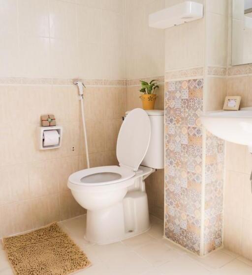 اتاق لوکس یک تخته, The Grand Palace Hostel
