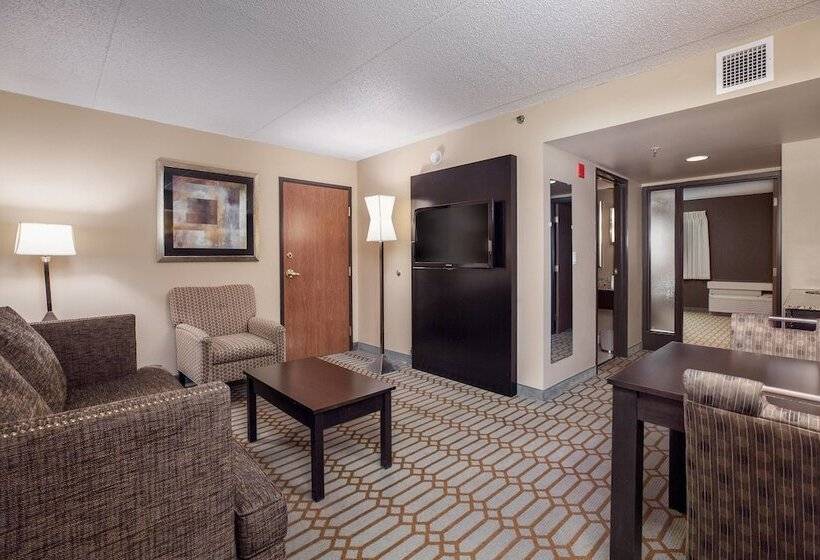 Suite, Delta S By Marriott Fargo