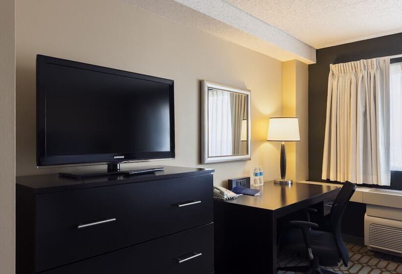 Suite, Delta S By Marriott Fargo