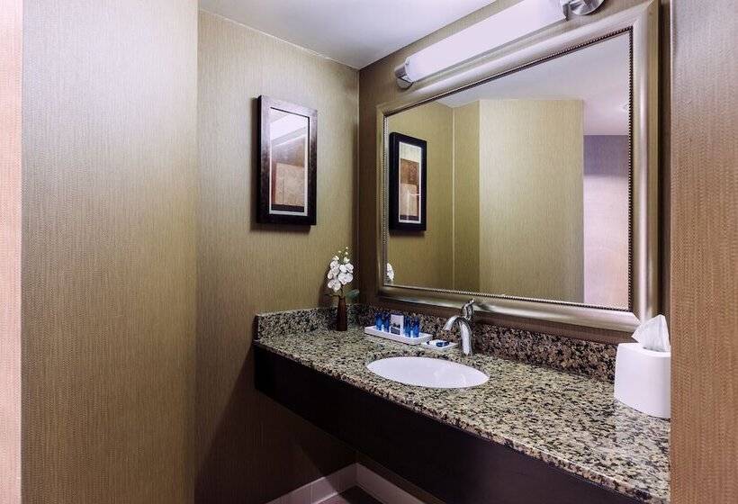 سوییت, Delta Hotels By Marriott Fargo