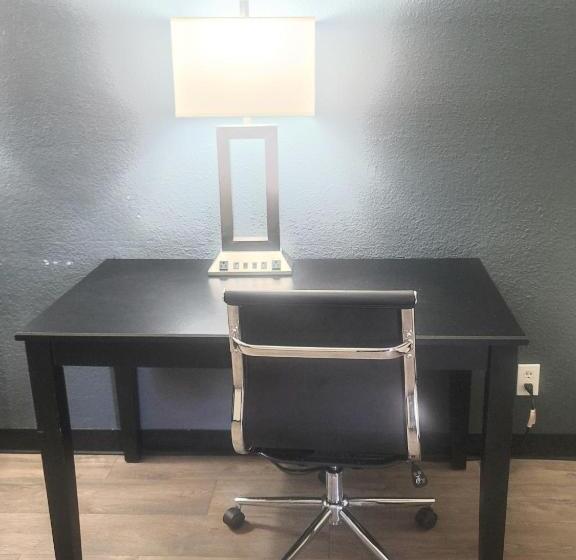 سوئیت با تخت بزرگ, Econo Lodge Inn & Suites Downtown San Antonio Riverwalk Area