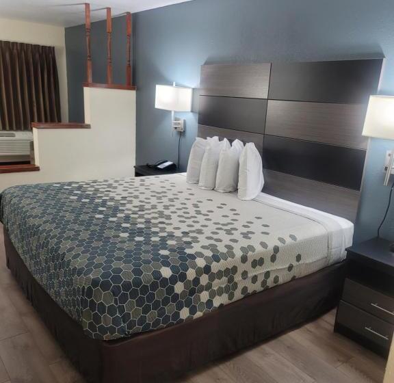سوئیت با تخت بزرگ, Econo Lodge Inn & Suites Downtown San Antonio Riverwalk Area