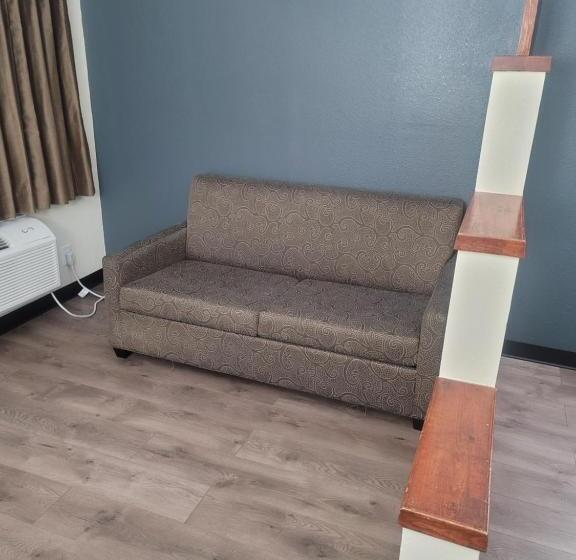 سوئیت با تخت بزرگ, Econo Lodge Inn & Suites Downtown San Antonio Riverwalk Area