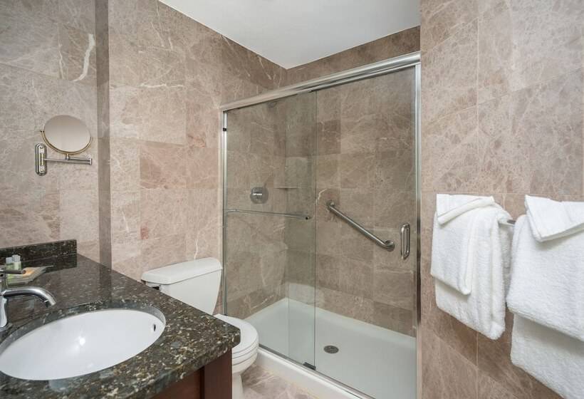 Habitación Estándar 2 Camas Matrimonio, Holiday Inn Cape Cod   Hyannis, An Ihg