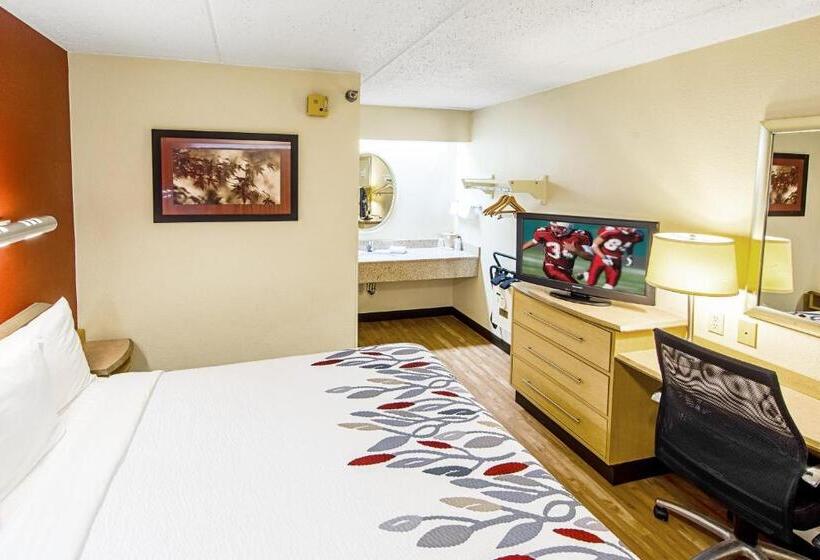 Standard Room King Size Bed, Red Roof Inn Akron