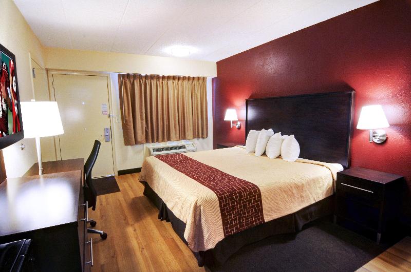 اتاق سوپریور با تخت بزرگ, American Inn & Suites Bishop Airport Flint