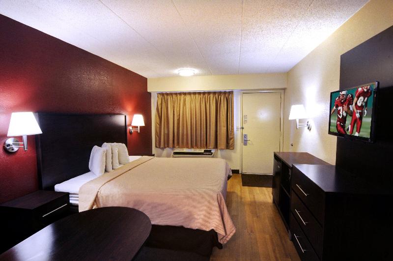 اتاق سوپریور با تخت بزرگ, American Inn & Suites Bishop Airport Flint