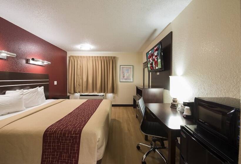 Deluxe Room, Red Roof Inn Houston  Brookhollow