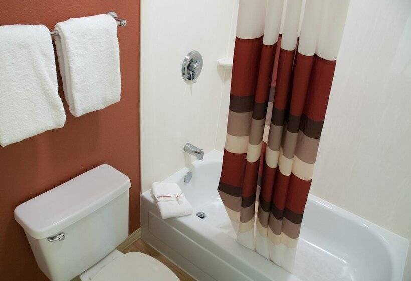 Standard Room 2 Double Beds, Red Roof Inn Huntington