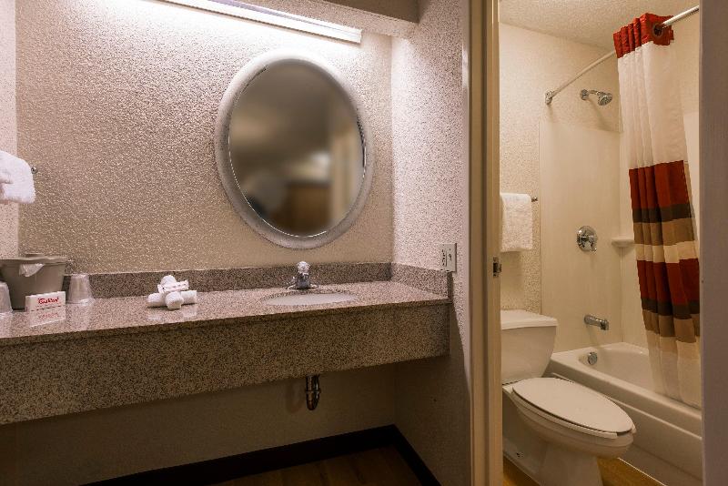 اتاق سوپریور با تخت بزرگ, Red Roof Inn Huntington
