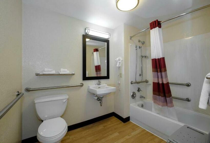 Standard Room Adapted for people with reduced mobility, Red Roof Plus+ Austin South