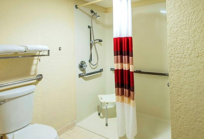اتاق لوکس, Red Roof Inn Plus+ Columbus Downtown   Convention Center