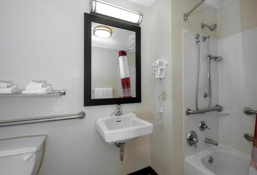 اتاق دلوکس مخصوص معلولین, Red Roof Inn Plus + Gainesville