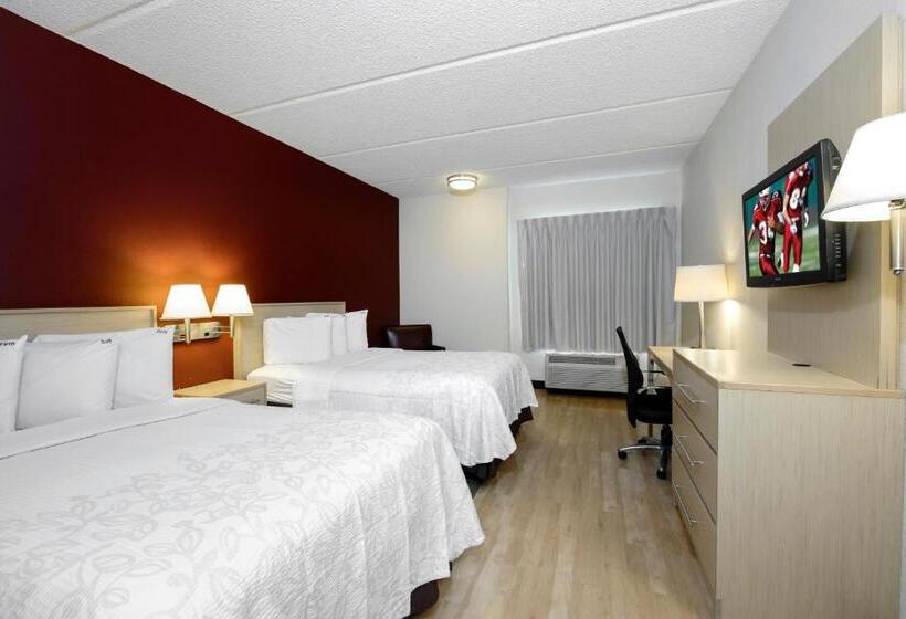 Deluxe Room Adapted for people with reduced mobility, Red Roof Plus+ Gainesville