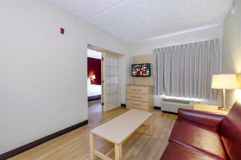 سوئیت با تخت بزرگ, Red Roof Inn Plus + Gainesville