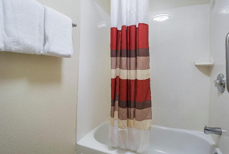 اتاق سوپریور با تخت بزرگ, Red Roof Inn Plus + Phoenix West