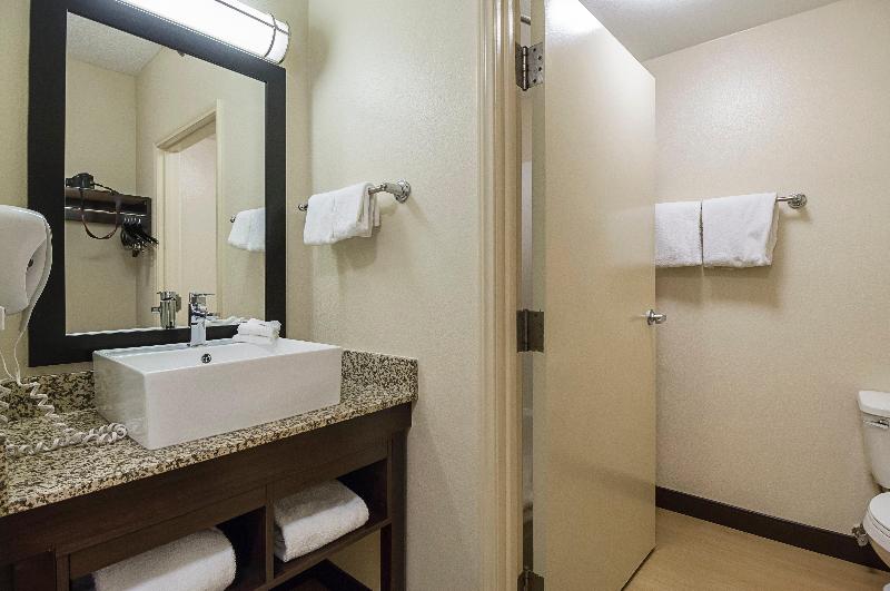 اتاق سوپریور با تخت بزرگ, Red Roof Inn Plus + Phoenix West