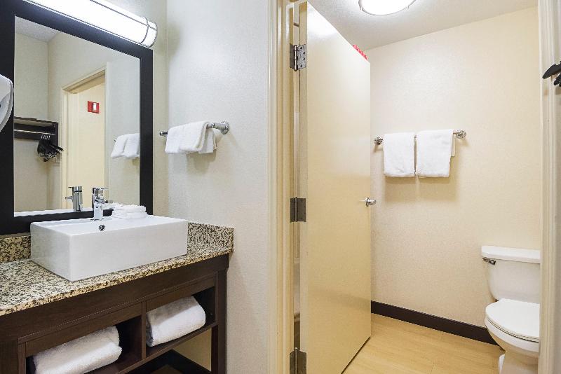اتاق سوپریور با تخت بزرگ, Red Roof Inn Plus + Phoenix West