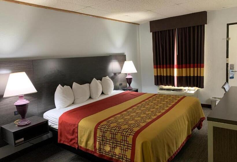 اتاق استاندارد با چشم‌انداز کوهستان, Travelodge By Wyndham Pigeon Forge