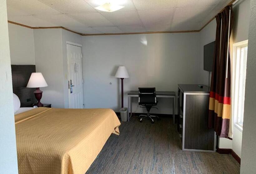 اتاق استاندارد با چشم‌انداز کوهستان, Travelodge By Wyndham Pigeon Forge