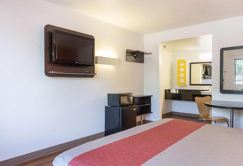 اتاق استاندارد با تخت بزرگ, Motel 6fresno, Ca