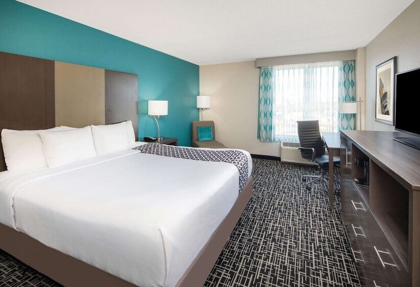 장애인용 디럭스룸, La Quinta Inn & Suites By Wyndham Atlanta Airport North