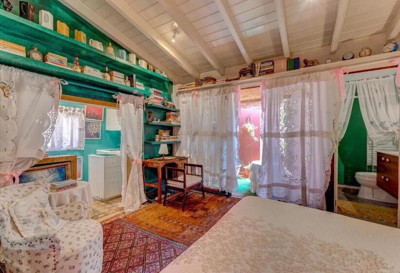 اتاق لوکس با چشم‌انداز باغ, Casa Luminosa