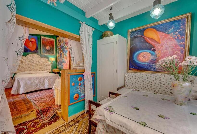 اتاق لوکس با چشم‌انداز باغ, Casa Luminosa