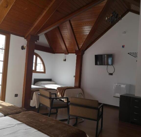 اتاق استاندارد چهارنفره با بالکن, La Casona Canaria Boutique Home B & B