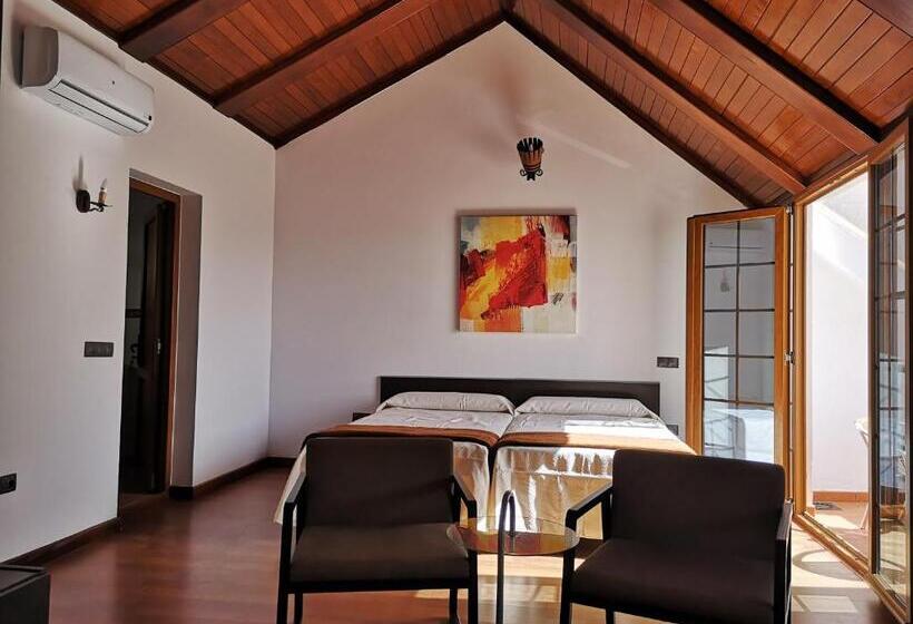 اتاق استاندارد چهارنفره با بالکن, La Casona Canaria Boutique Home B & B