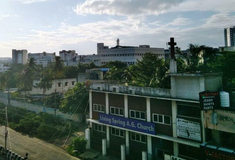 اتاق لوکس, Silver Cloud Hotel Sholinganallur