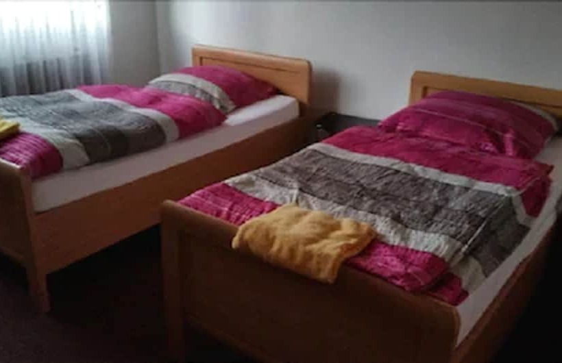 اتاق خانوادگی, Pension Laas