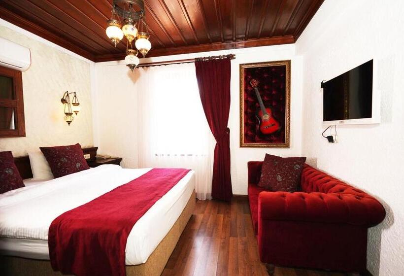 اتاق لوکس با تخت بزرگ, Cicerone Lodge