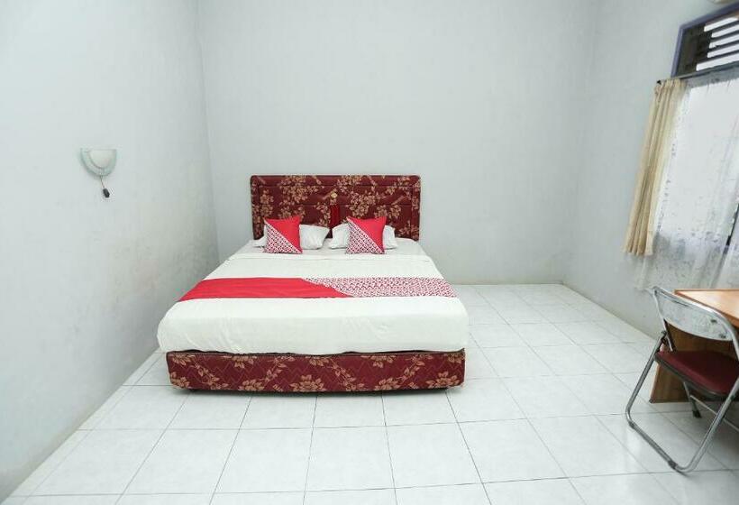 اتاق لوکس, Oyo 2872 Garuda Guest House