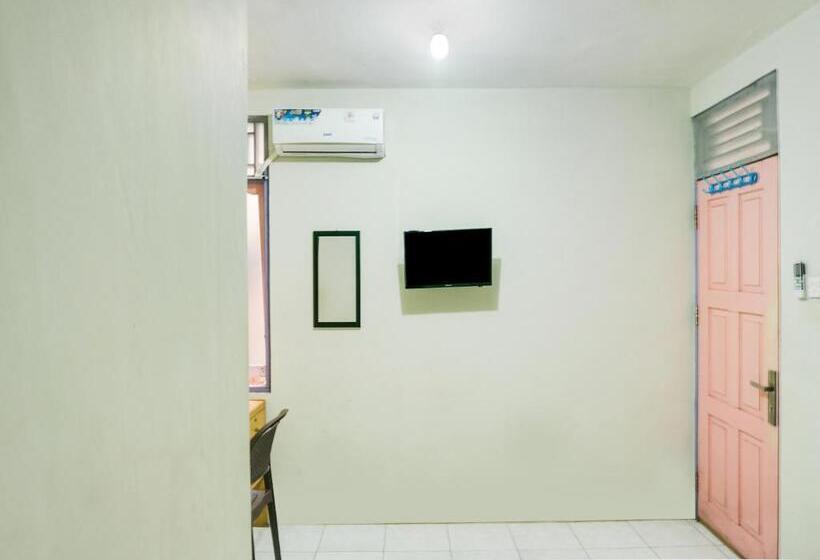 اتاق لوکس, Oyo 2872 Garuda Guest House