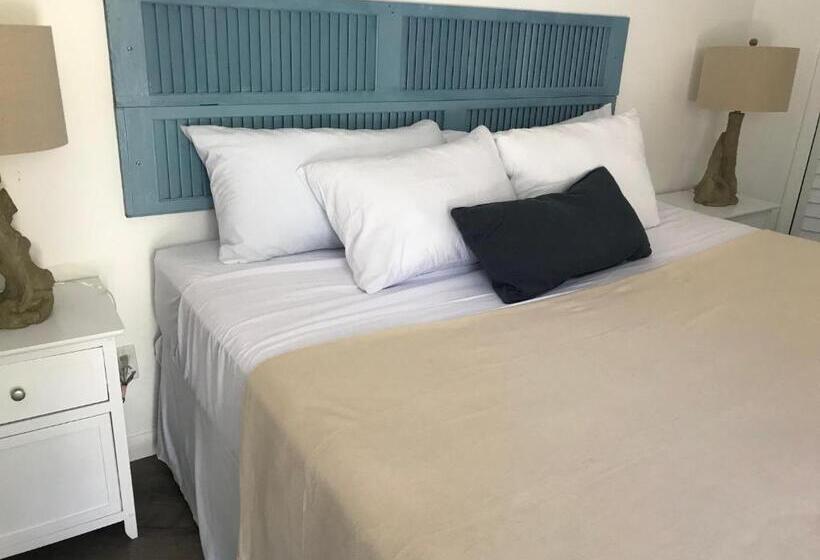 اتاق استاندارد با تخت بزرگ, The Sunset Cove And Rainbow Room