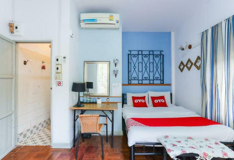 سوییت, Oyo Old Town Boutique Hostel