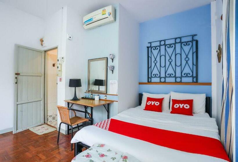 سوییت, Oyo Old Town Boutique Hostel
