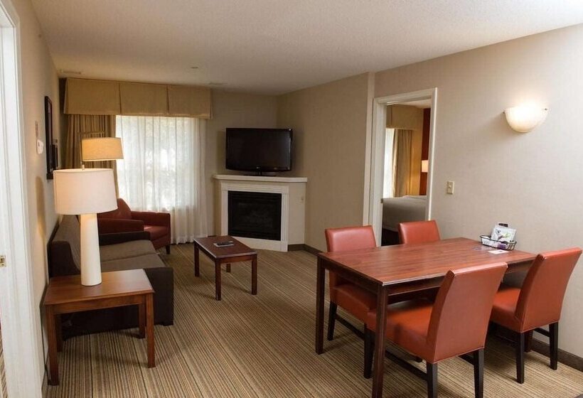 Deluxe Suite, Hawthorn Suites By Wyndham Erie