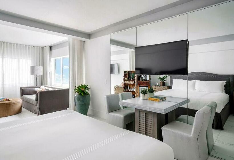 Standard Studio Kingsize Bett, Nautilus Sonesta Miami Beach