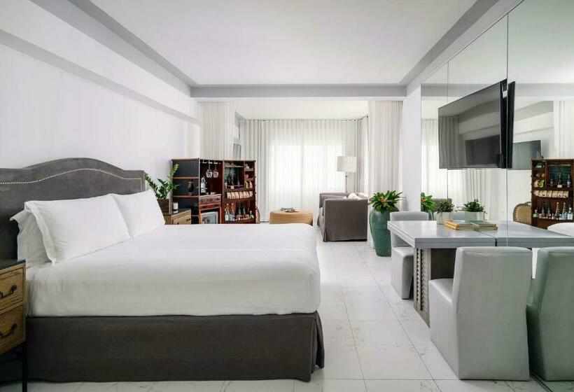 إستوديو قياسى, Nautilus Sonesta Miami Beach