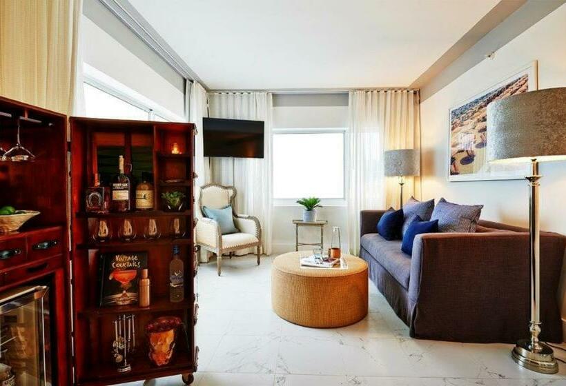 إستوديو قياسى, Nautilus Sonesta Miami Beach