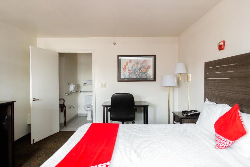 اتاق استاندارد با تخت بزرگ برای معلولان, Hotel Wichita Falls I-44