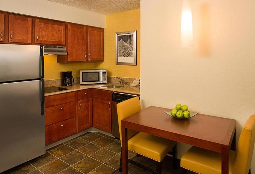 استودیوی استاندارد, Residence Inn Dallas Addison/quorum Drive